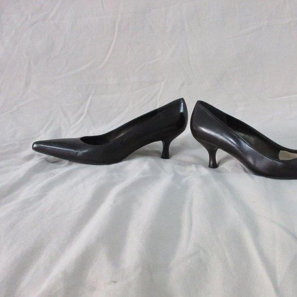 WOMEN'S SIZE 4 1/2 - BROWN LEATHER PUMP - STUART WEITZMAN - Picture 4 of 5